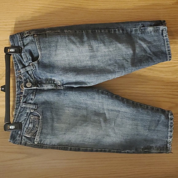 Rue21 Pants - Rue21 Capri Style Jeans; White Washed Blue Denim; Size 7/8